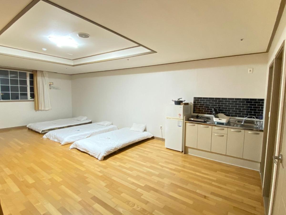 Arbon Youth Hostel & Resort Jeju Exterior photo