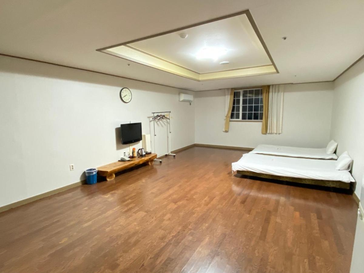 Arbon Youth Hostel & Resort Jeju Exterior photo