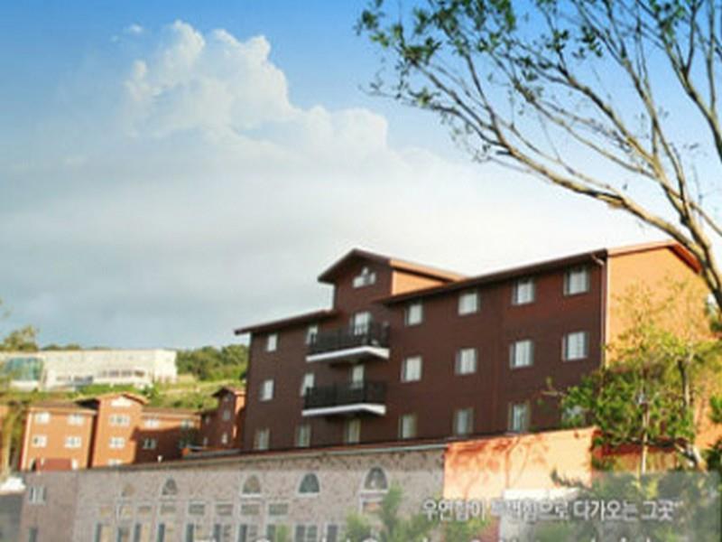 Arbon Youth Hostel & Resort Jeju Exterior photo