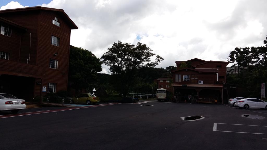Arbon Youth Hostel & Resort Jeju Exterior photo