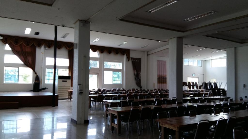 Arbon Youth Hostel & Resort Jeju Exterior photo