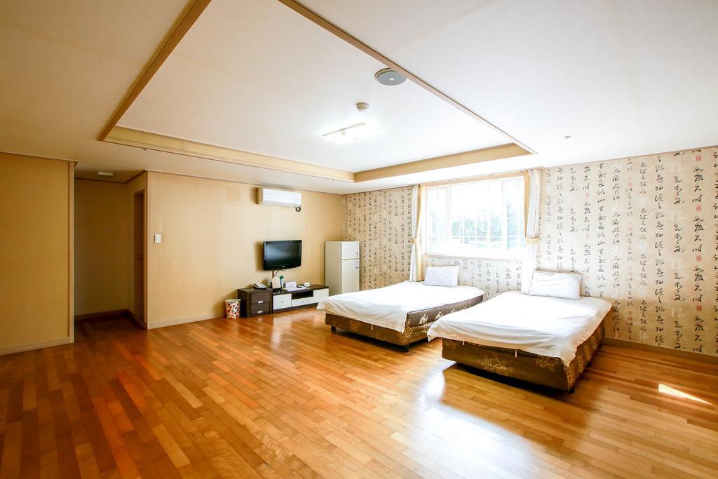 Arbon Youth Hostel & Resort Jeju Exterior photo