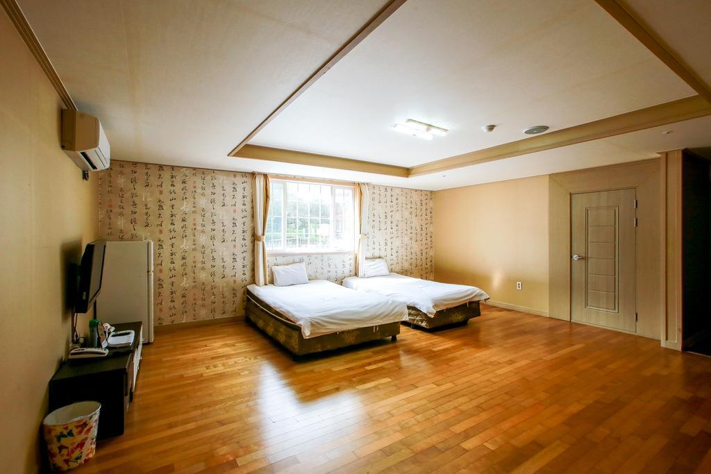 Arbon Youth Hostel & Resort Jeju Exterior photo
