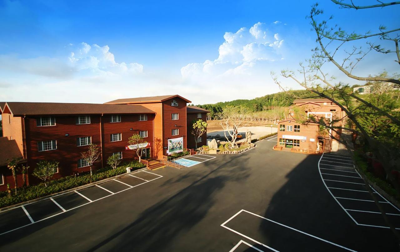 Arbon Youth Hostel & Resort Jeju Exterior photo