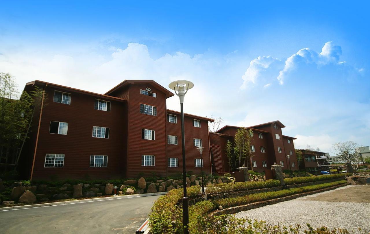 Arbon Youth Hostel & Resort Jeju Exterior photo